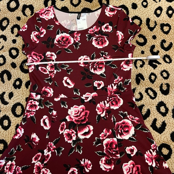 Floral fit and flare dress - Picture 8 of 11